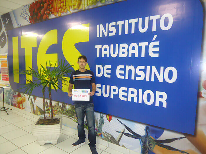 Candidatos premiados no Concurso de Bolsas do ITES